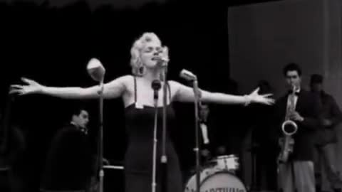 pare Footage Of Marilyn Monroe Entertaining The Troopss
