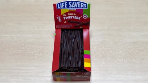 Life Savers Cola Twisters Packshot vs Product