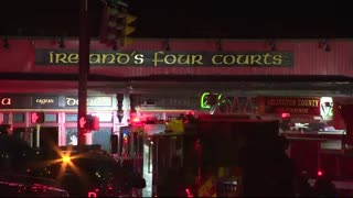 😵Car crashes into building, multiple people injured in Arlington😵