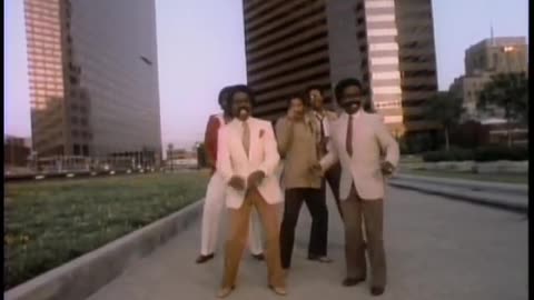 The Whispers - Keep On Lovin' Me