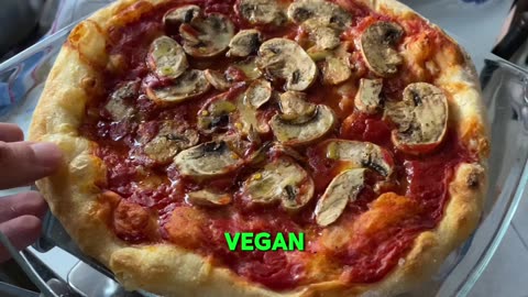 Pan-fried vegan pizza
