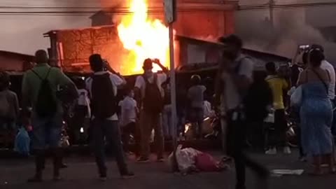 Incendio en local de Bazurto