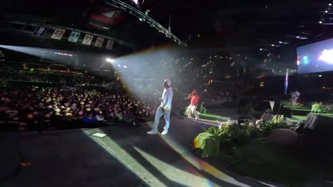 6LACK Extends an Epic Invitation: Dem Franchize Boyz Live at State Farm Arena! 🎤✨ #6LACKConcert"