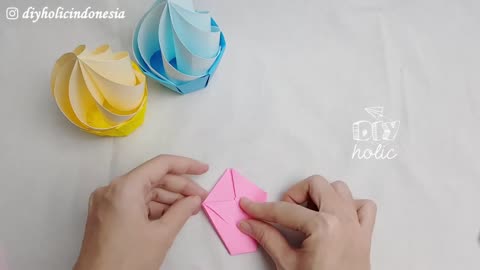 EASY ORIGAMI CUPCAKE PAPER CUPCAKE CRAFT IDEAS