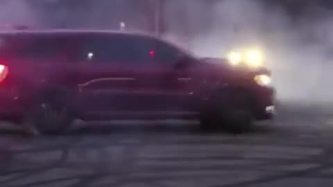 198 Dodge Durango SRT burnout