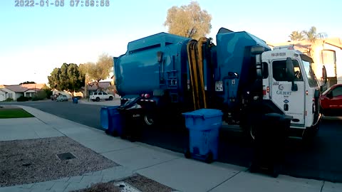 Test Video With My New Camera - 2020 Peterbilt 520 Amrep 2692 Doing Recycle.