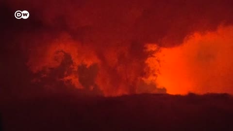 Mauna Loa, world's largest active volcano, erupts for the first time in 38 years | DW News