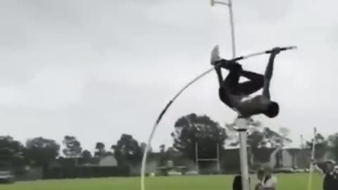 Pole Vaulting can be really Unexpected | Fan buzz back