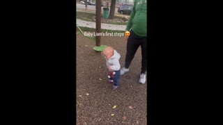 mom unknowningly captures baby first steps on camera