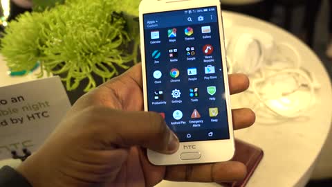 Smartphone review: HTC One A9
