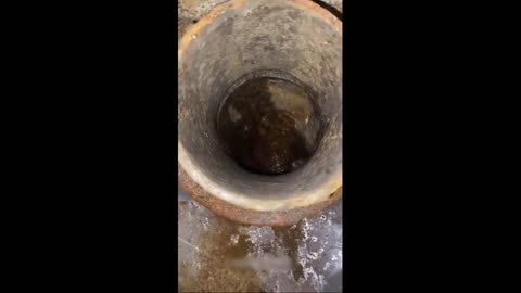 How They Replace Old and Cracked Pipes Underground