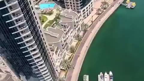 Longest Zipline in the world. Dubai