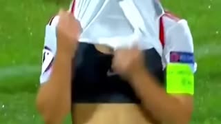 Crazy moment in females football