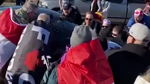 Citizens Lift Anti-Trucker Car Parked To Block Convoy