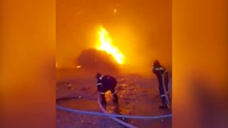 Volunteer firefighters brave Greek inferno