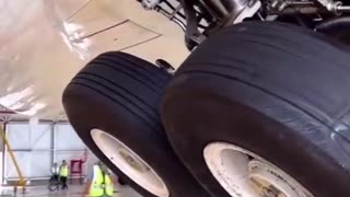 The actual size of an airliner's landing gear. A Boeing 787.