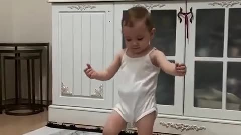 Funny Baby Dancing