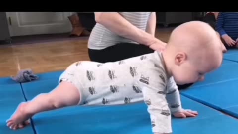 Perfect plank baby 😳😲