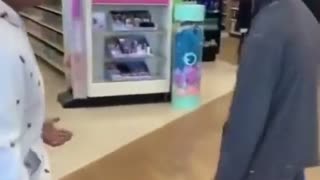 Walgreens Employee uses Jujitsu on a unsuccessful Shoplifter.