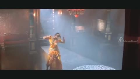 Raa Raa chandramukhi dancing scene.