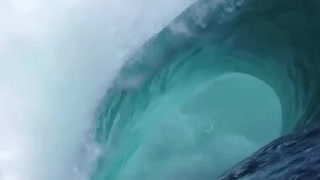 AWESOME BIG WAVE RIDE