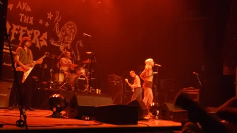 AMYL AND THE SNIFFERS