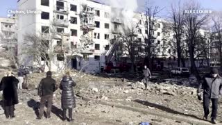 Civilian apartment buildings shelled in Kharkiv