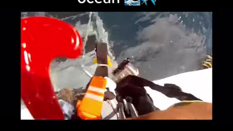 Last minutes experience in a plane as it crashes into the ocean
