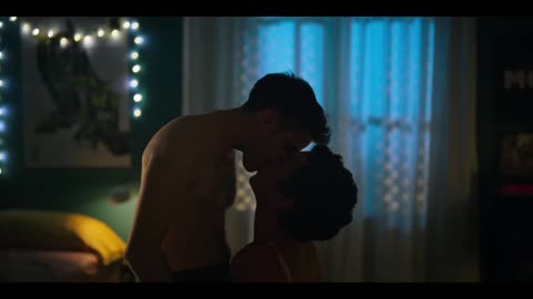Elite: Season 6 / Kissing Scene — Ari and Nico (Carla Diaz and Ander Puig) | 6x06