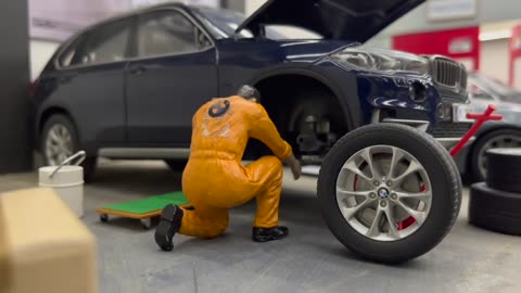 DIY Tiny BMW Service Centre Diorama Setup - Miniatures - Scale Model Cars