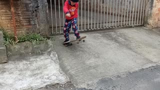 Primeiro drop de skate q alegria da criança