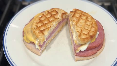 Waffle Sandwich (our history) on Sandwiches of History⁣