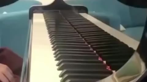 Playing the most notes before the piano lid closes