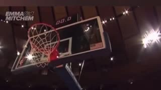 Trump shoots a free throw