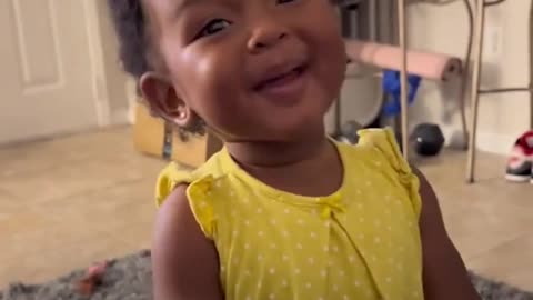‘Hi baby girl!’ Adorable toddler repeats her mom in the most angelic voice l GMA.