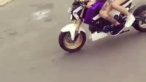 hot girl moto