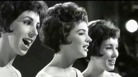 I Love How You Love Me - The Paris Sisters (1961)