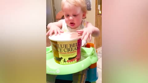 FUNNY BABIES Eating Ice Cream for the First Time v1