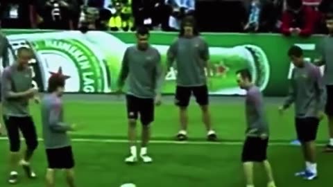 Prime FC Barcelona playing rondo ahead of their 2011 Champions League Final 🔥