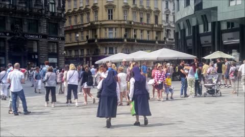 WienGO - WIEN STEPHANSPLATZ IM SOMMER