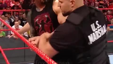 Roman Reigns vs 4 police