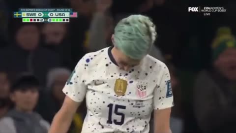 Megan Rapinoe, EPIC FAIL! 🥴🎪🎭