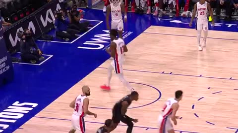 Lonnie Walker IV Finishes with a Clutch Reverse Layup! Nets vs. Pistons