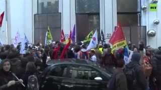 PARIS PROTESTERS BREAK INTO LVMH HQ