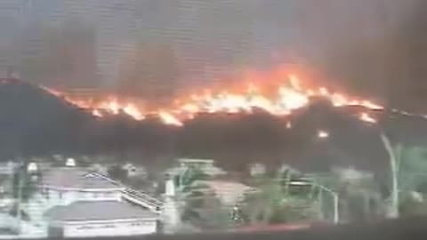 HELL APPROACHING: San Diego, Cedar Fire, Poway California. October 2003