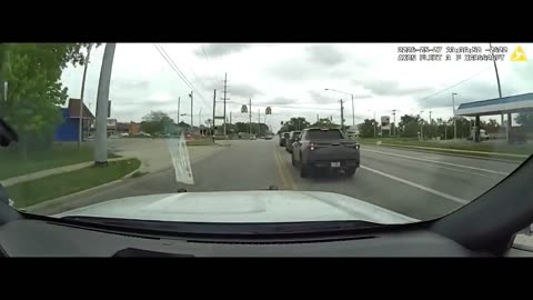 Dashcam video shows police chase with 2 teens in stolen Hyundai