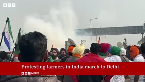 Protesting farmers in India march to Delhi | BBC News