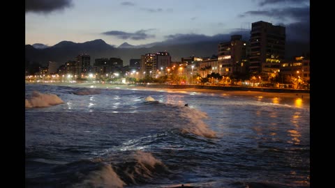 3 hours of Crashing Ocean Waves for Background Noise, Sleep, Or Meditation