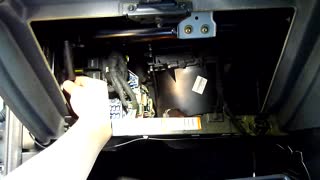 How to Remove the Glove Box on the Ford Mondeo MK3 2003-2007