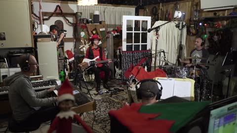 Paul Gilbert - We Wish You A Merry Christmas